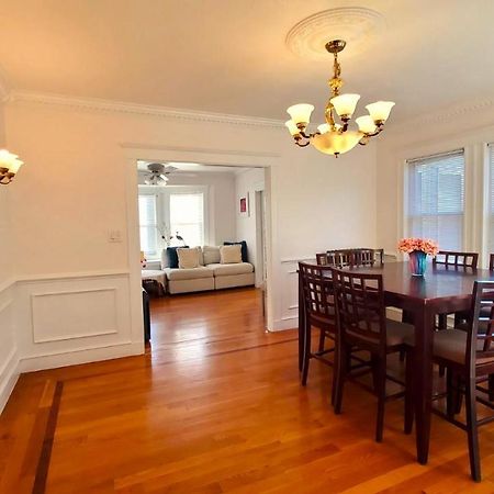 Near Train Station Gorgeous 3-Bedroom Apartment With Patios Boston Exterior photo