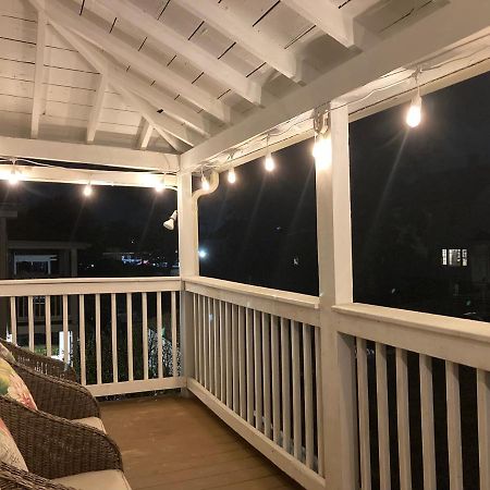 Near Train Station Gorgeous 3-Bedroom Apartment With Patios Boston Exterior photo