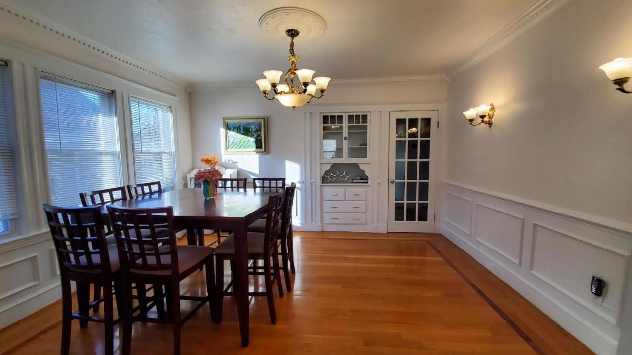 Near Train Station Gorgeous 3-Bedroom Apartment With Patios Boston Exterior photo
