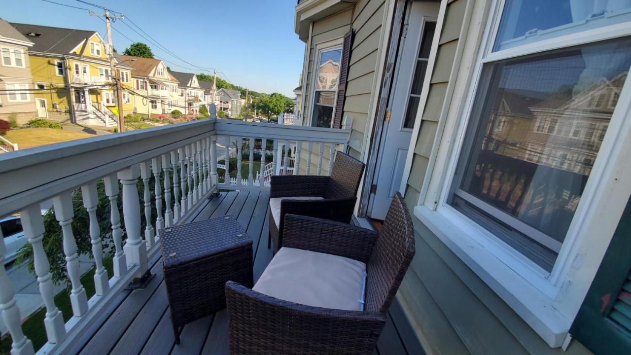 Near Train Station Gorgeous 3-Bedroom Apartment With Patios Boston Exterior photo