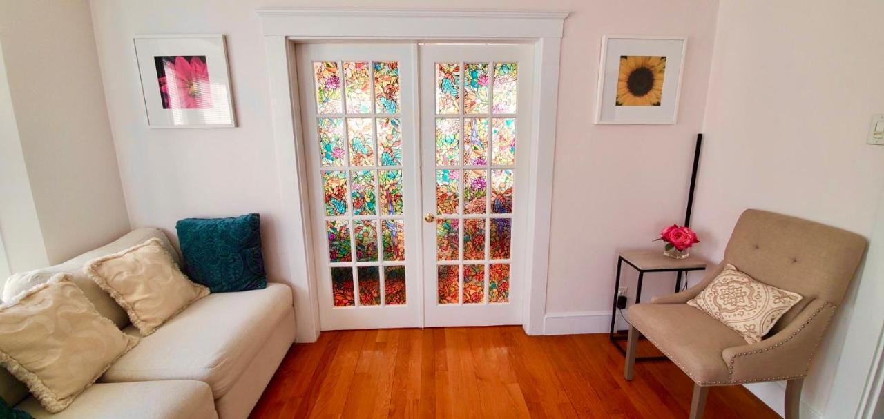 Near Train Station Gorgeous 3-Bedroom Apartment With Patios Boston Exterior photo